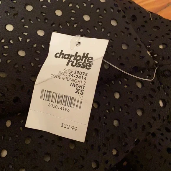 Black Scalloped Trim Dress - Picture 6 of 10